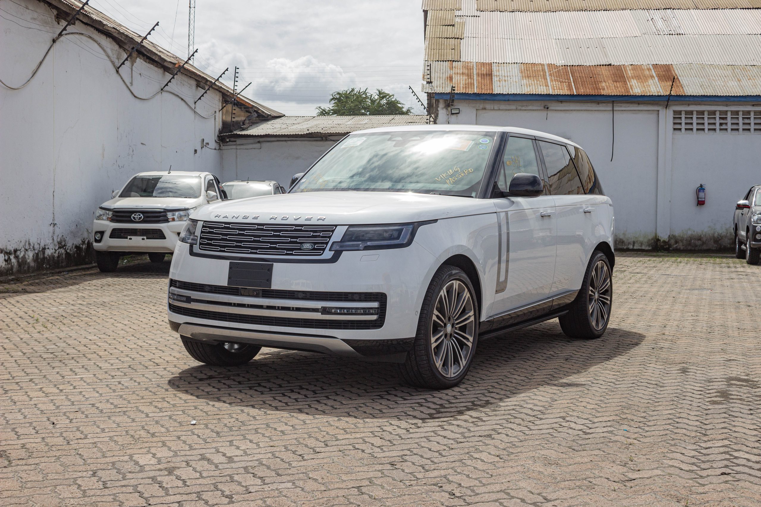 Pearl Range Rover Range Rover Autobiography Pearl – Sammy Traders Ltd